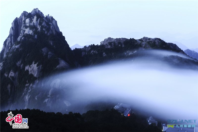 黄山晨曦：变化莫测的云海